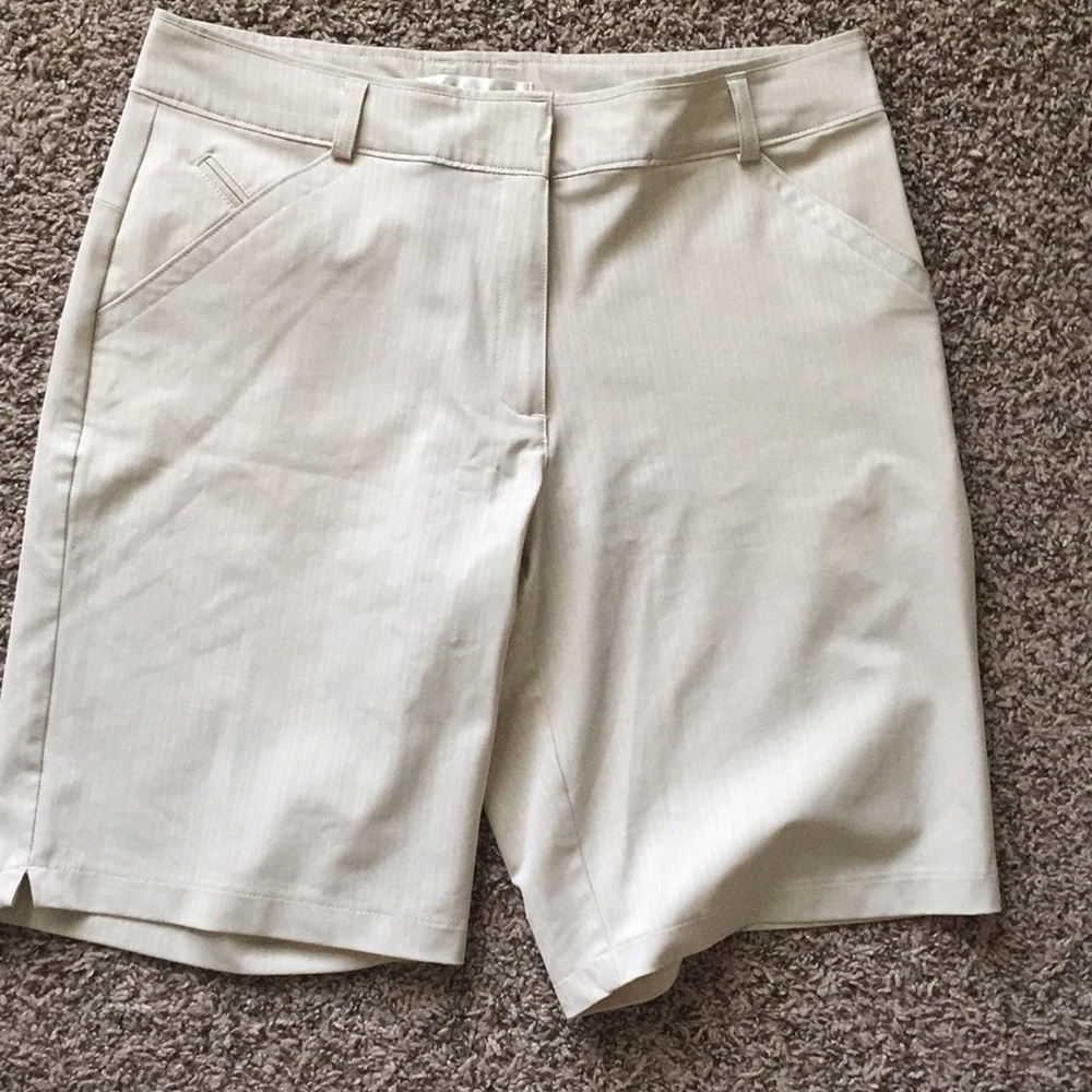 Nike golf shorts size 12